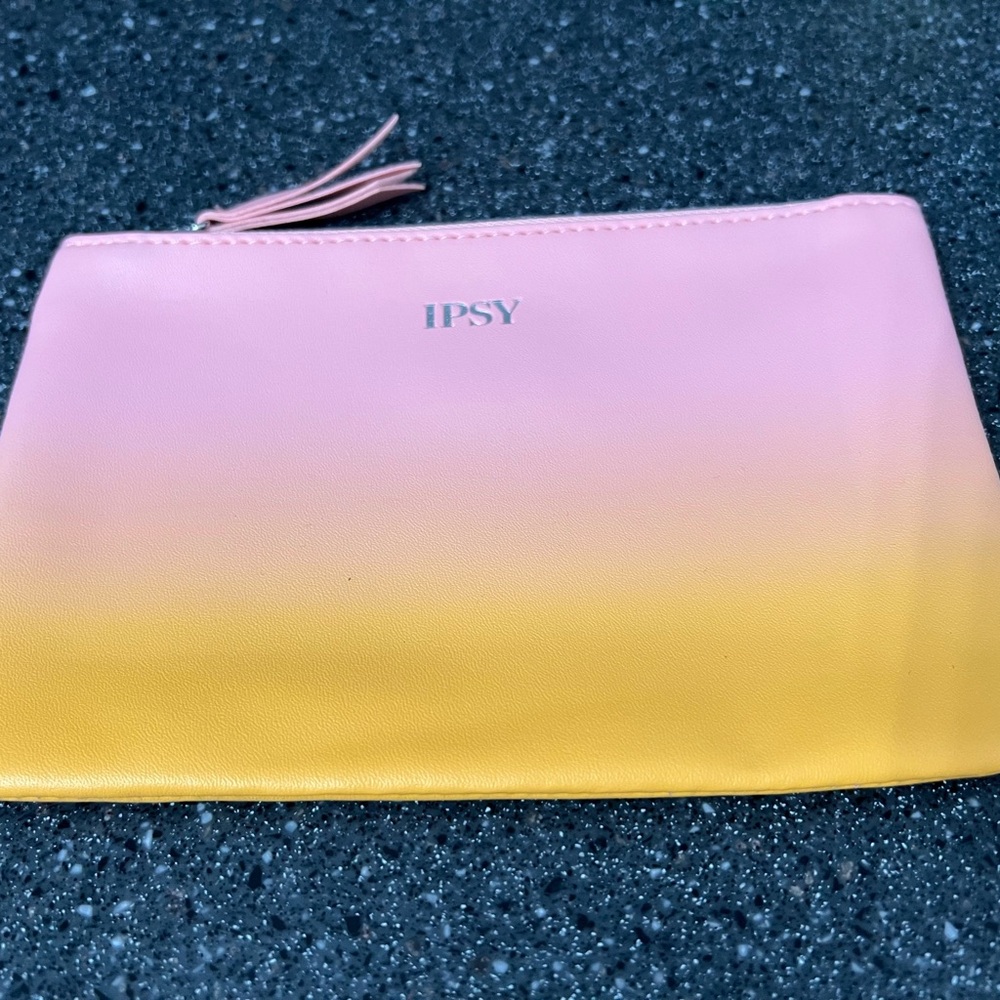 10/$10 Ipsy Gradient Pink and Yellow Cosmetic Bag